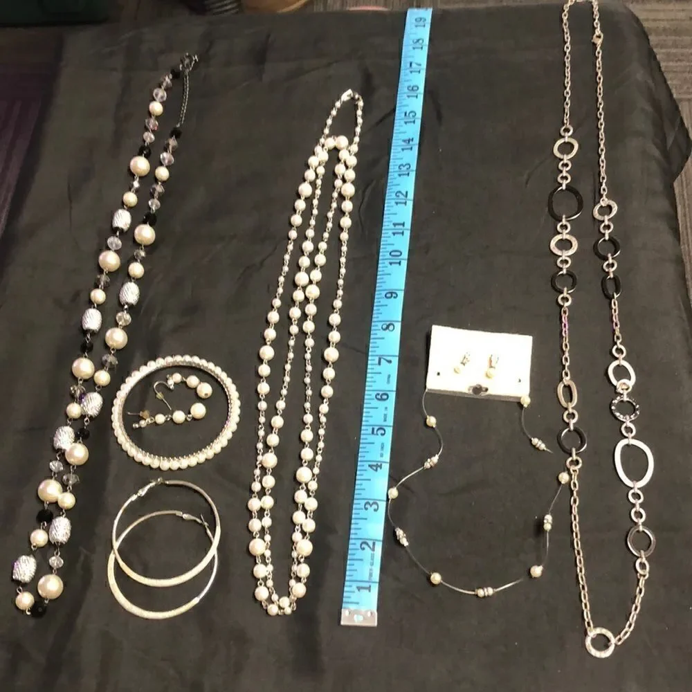 Pearly jewelry collection